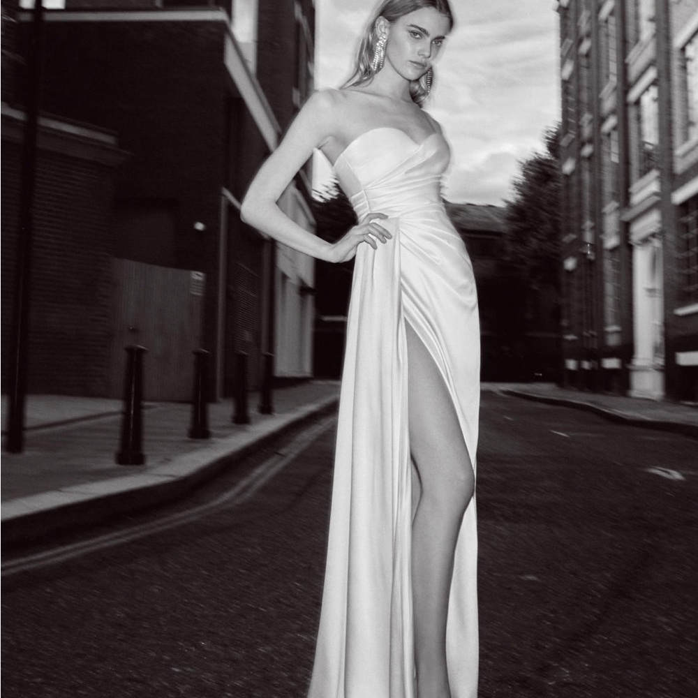 GRETA | IVORY SATIN CORSET WEDDING DRESS